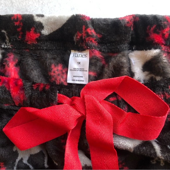 Holiday Reindeer Plush Fleece Pajama Pant & Cozy Socks Bundle, 1X NWT - Picture 3 of 6